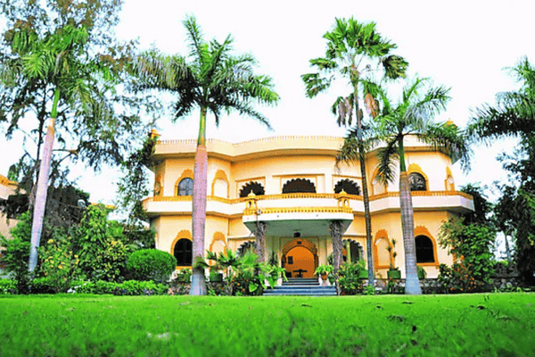 Raj Palace Resort - Jungle resort exterior